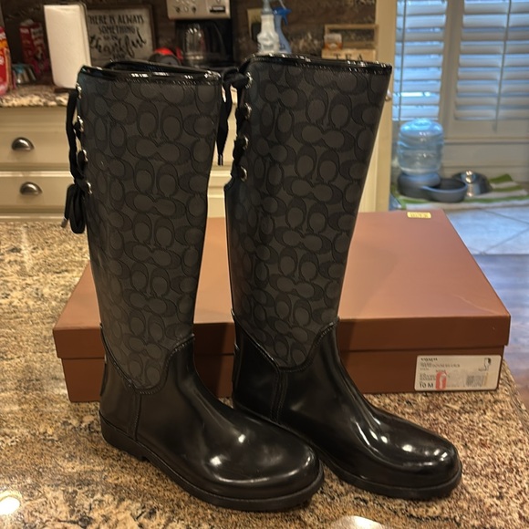 Coach Rain boots in Like New Condition. Worn once. Size 10M - Picture 1 of 7